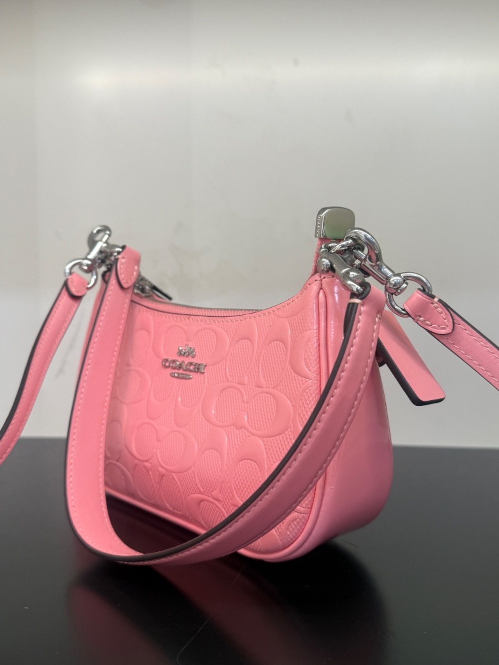 NWT Coach! Teri Mini Crossbody BagIn Signature Leather With Heart Charm 🌸 ccz29 - Picture 3 of 10